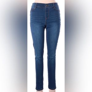 JUICY COUTURE. Blue denim jeans. Skinny. Size 29. Five pockets. Zipper f…